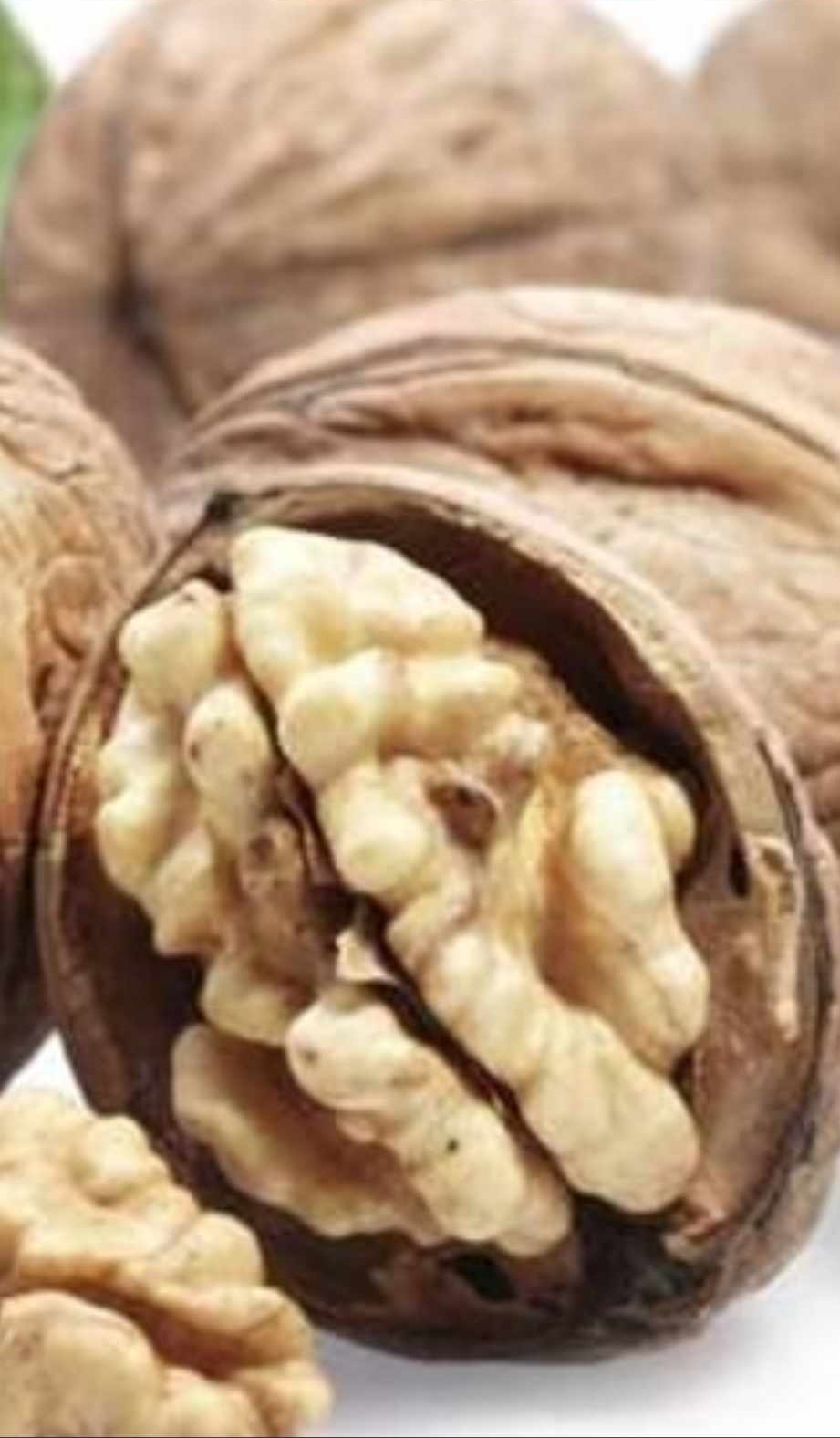 Walnuts are healthier for the heart than olive oil, they could save our live