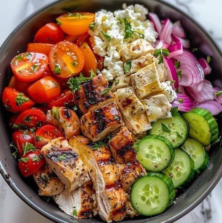 Greek Chicken Cottage Cheese Bowl